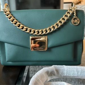 New Michael kors bag! Never used